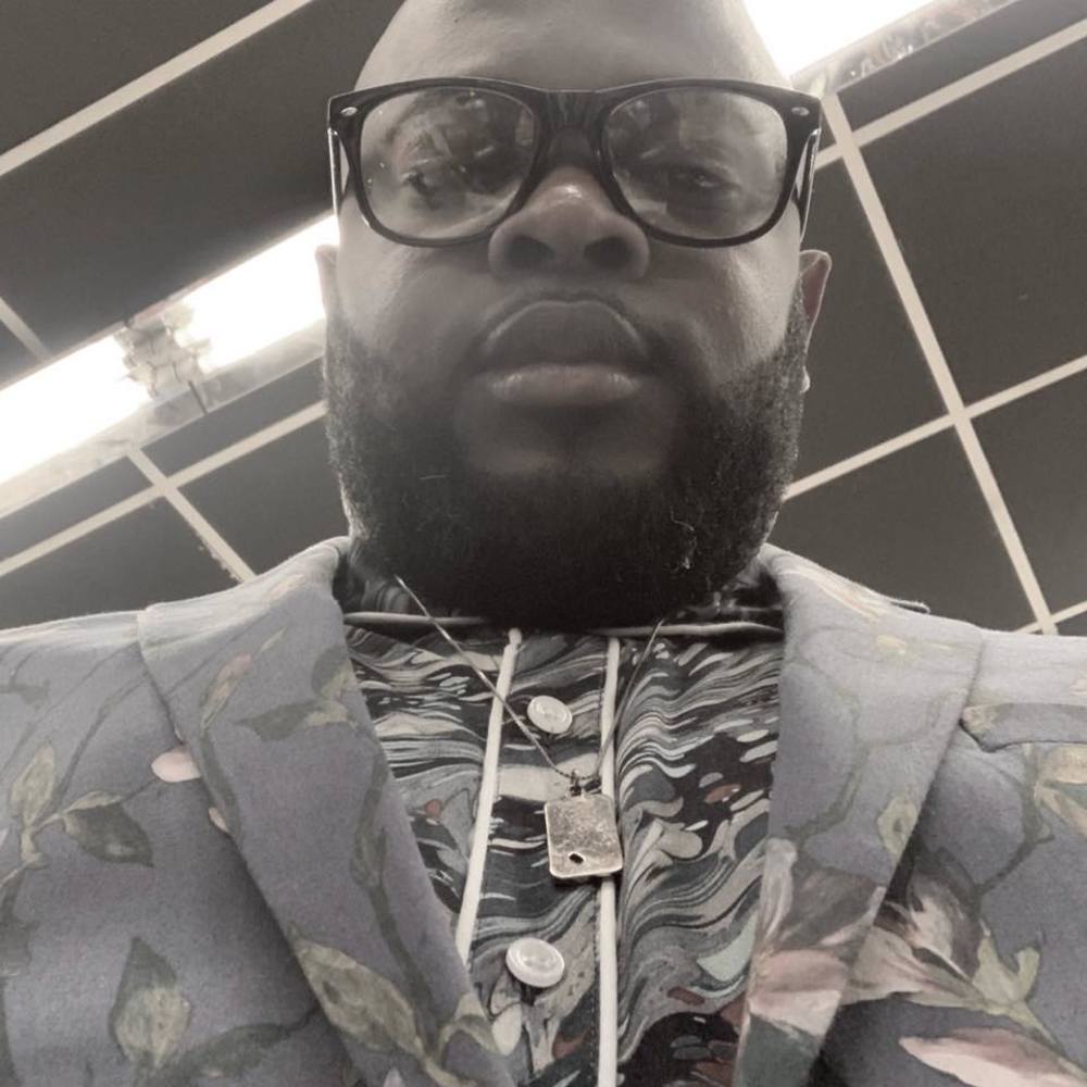 Meet your Posher, Carlos